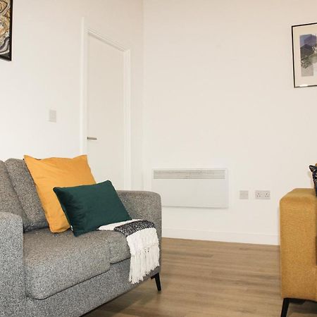 Modern Luxury Serviced Duplex Apartments By Repose- 150 Metro Court, Уэст-Бромидж Экстерьер фото